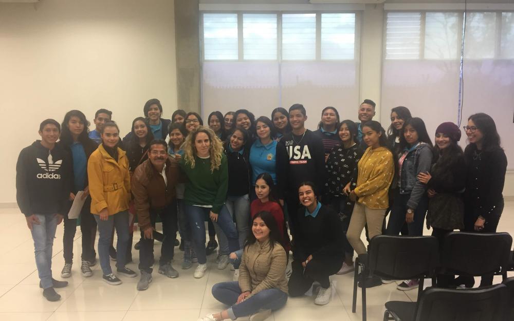¡Bienvenida Colombia en Preparatoria 17! Escuela Preparatoria 17 ¡Bienvenida Colombia en Preparatoria 17! Escuela Preparatoria 17